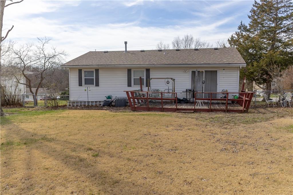 107 Collette Street Excelsior Springs, MO 64024 - Photo 23 of 26