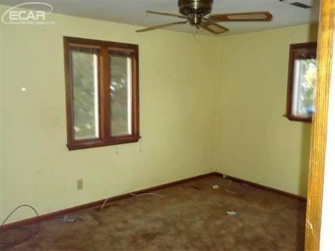 9040 North Seymour Road Flushing, MI 48433 - Photo 17 of 33 20454103-16.JPG