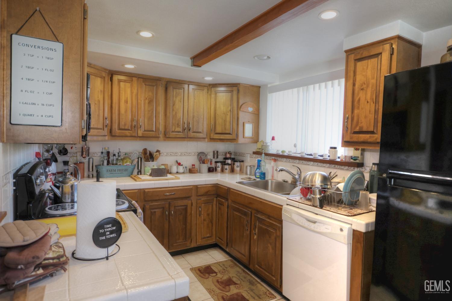 Undisclosed Address Tehachapi, CA 93561 - Photo 11 of 28