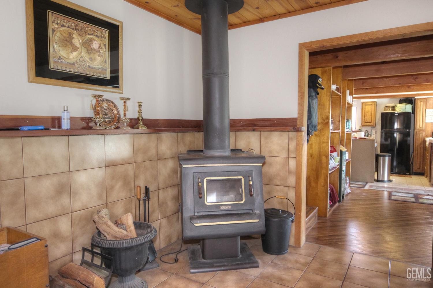 Undisclosed Address Tehachapi, CA 93561 - Photo 22 of 28
