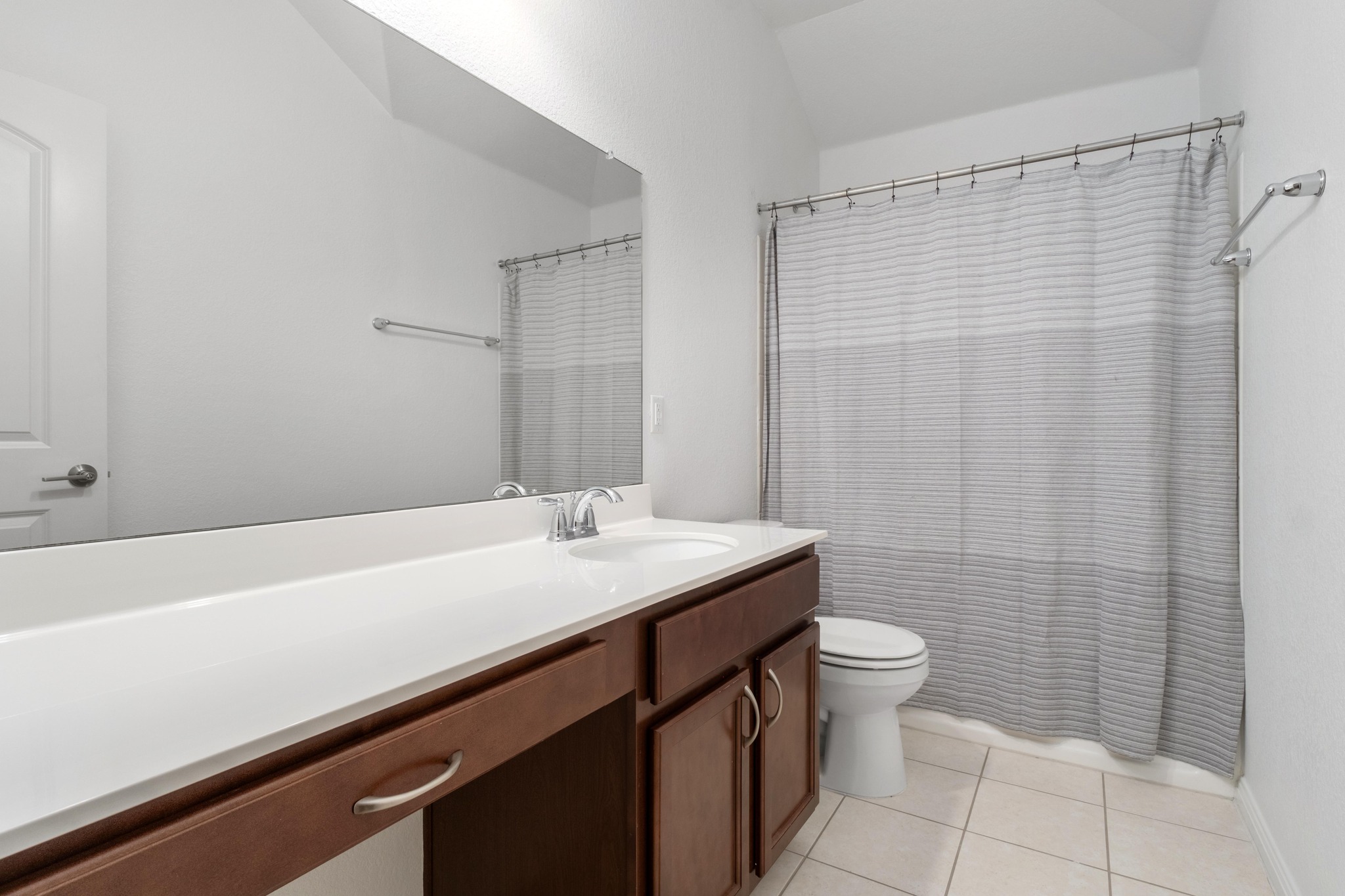 15905 Windroot Street Austin, TX 78728 - Photo 20 of 30 Ensuite bath
