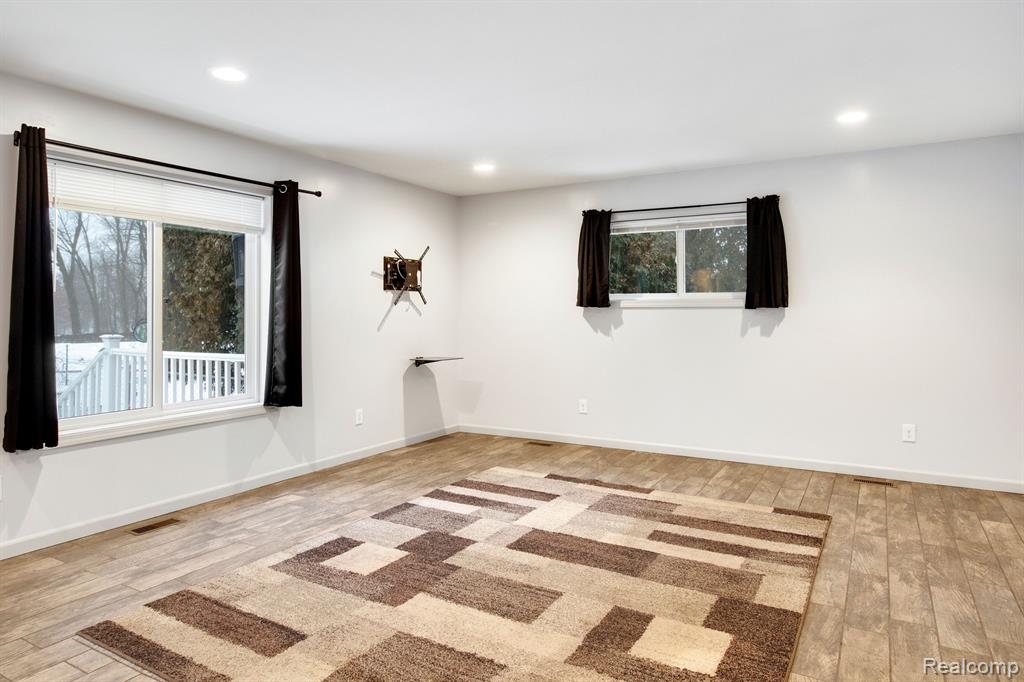 796 Collier Road Pontiac, MI 48340 - Photo 11 of 44 Gallery Image 11
