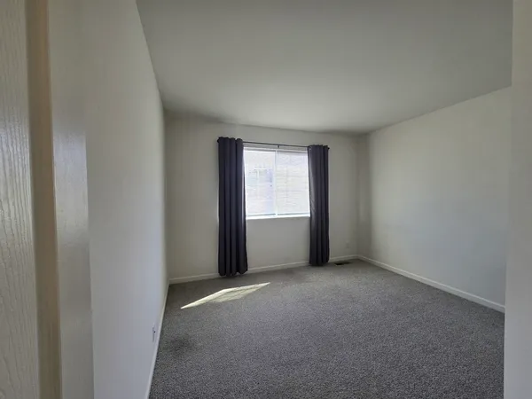 $2,400 | 7106 Country Club Hills Drive, Fox Lake, IL 60020