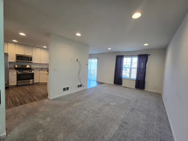 $2,400 | 7106 Country Club Hills Drive, Fox Lake, IL 60020