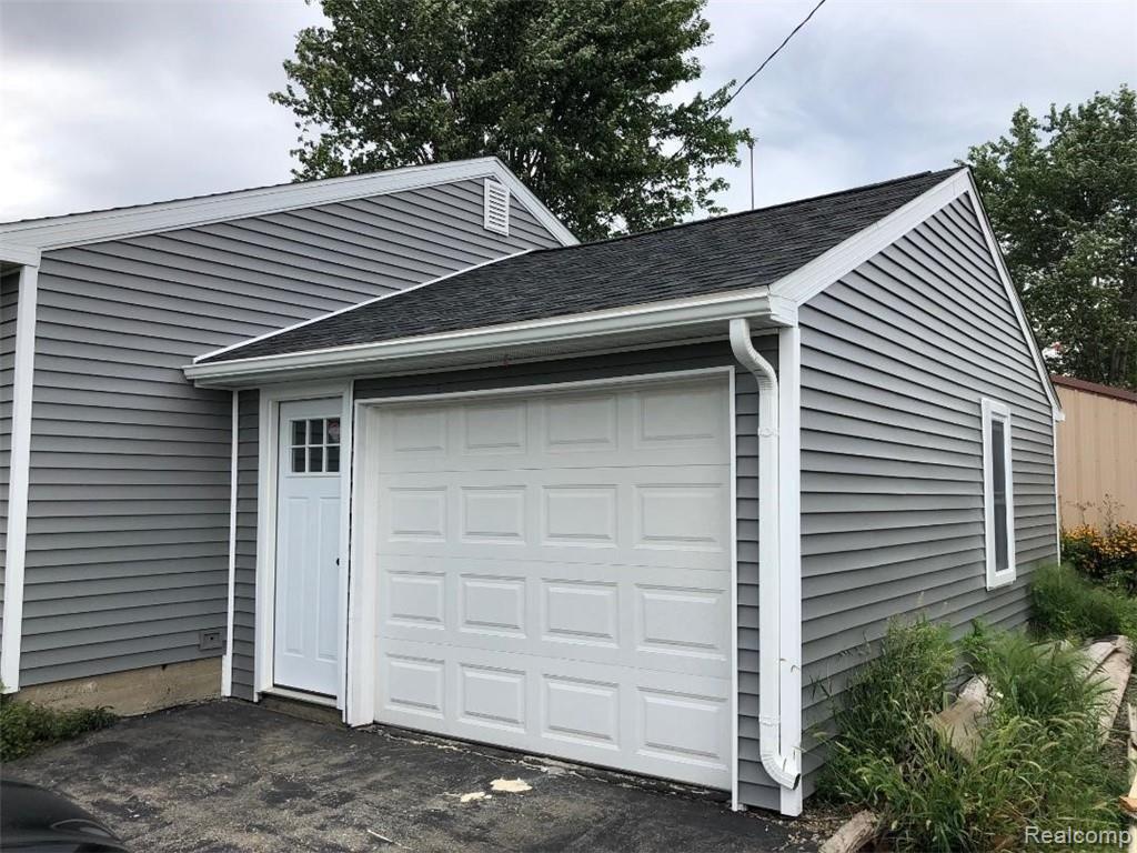 1503 Daley Road Lapeer, MI 48446 - Photo 18 of 29 thumbnail (10).jpg