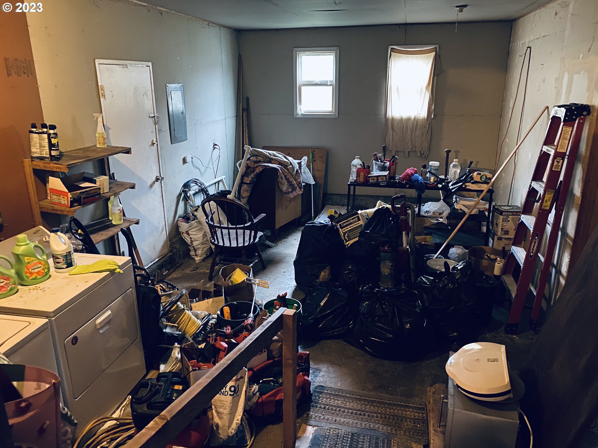 1893 Sunset Lane Myrtle Point, OR 97458 - Photo 7 of 7 Living Room