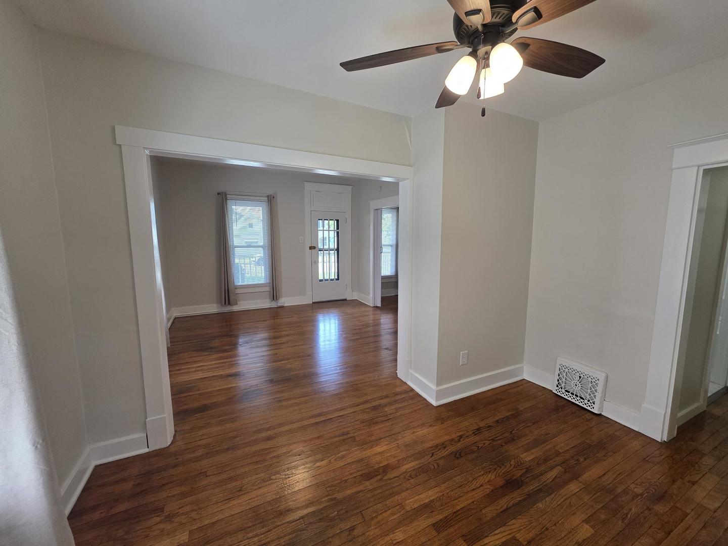 2717 Elm Street Quincy, IL 62301 - Photo 3 of 28