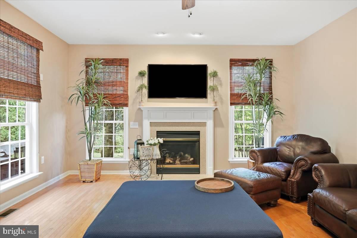 17 Rivanna Run Falling Waters, WV 25419 - Photo 20 of 61 Family Room