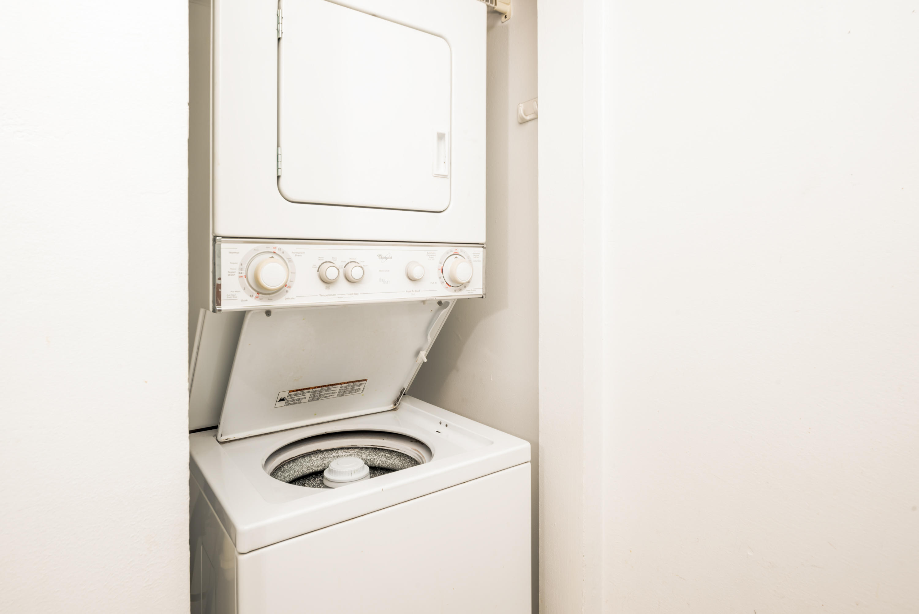 806 Southwest 9th St Circle, Unit 103 Boca Raton, FL 33486 - Photo 18 of 25 018_Laundry