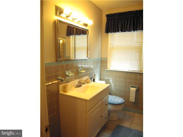 210 Church Road Cheltenham, PA 19027 - Photo 17 of 25 Bathroom