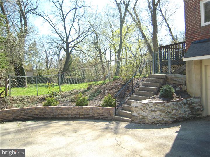 210 Church Road Cheltenham, PA 19027 - Photo 20 of 25 Driveway