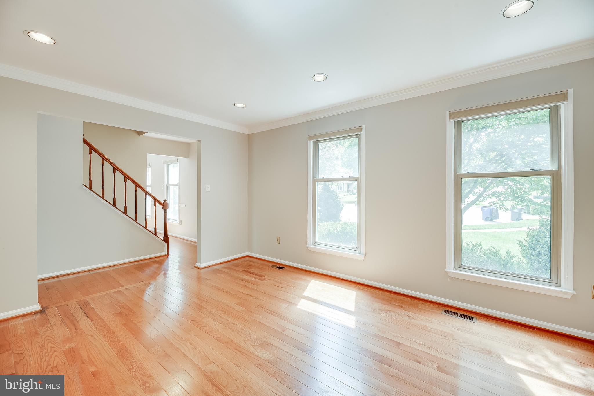8290 Lindside Way Springfield, VA 22153 - Photo 3 of 43 Large windows bring great light!