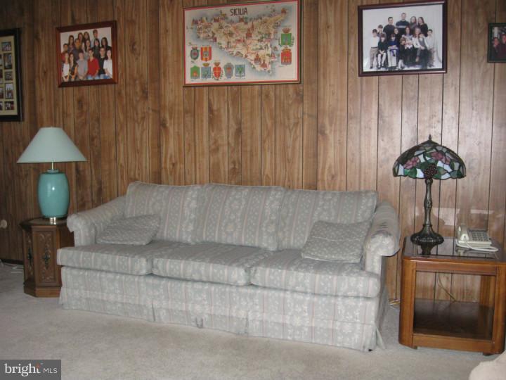 114 Albemarle Road Hamilton Square, NJ 08690 - Photo 14 of 22 Family Room