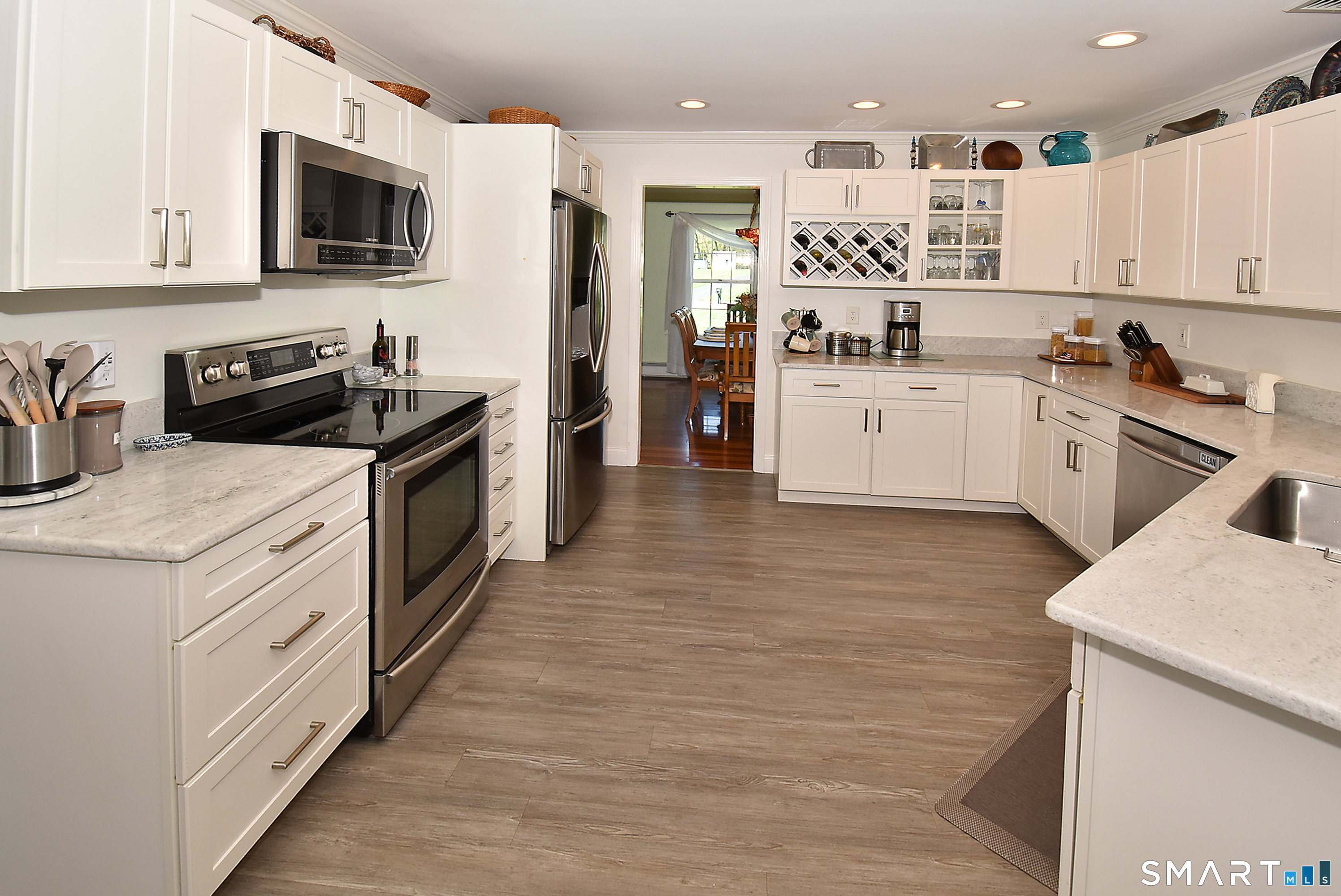 30 Michael Lane Suffield, CT 06078 - Photo 4 of 38