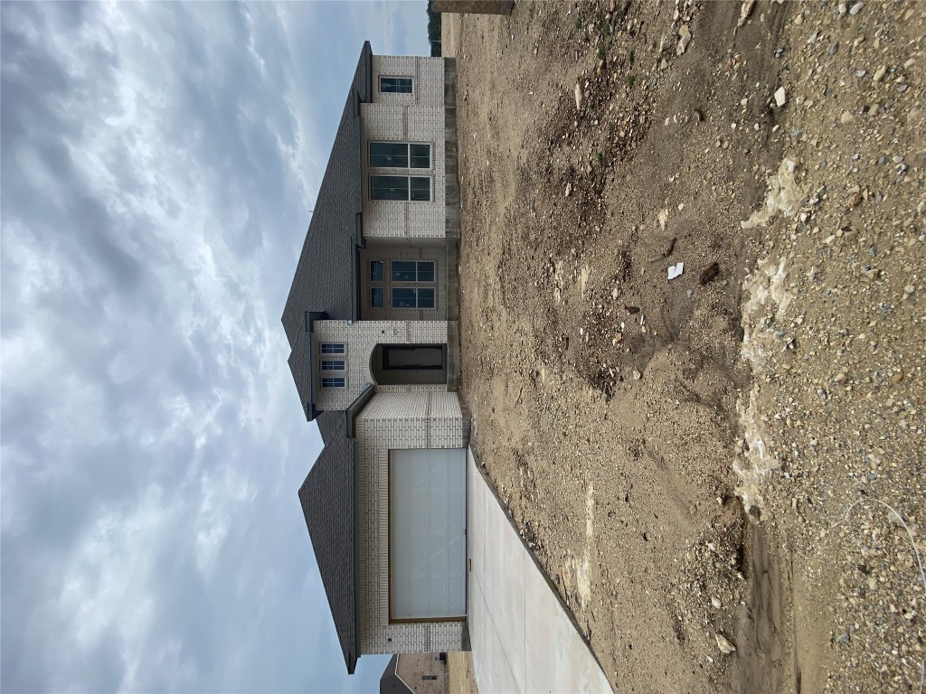 825 South Hemingway Loop  