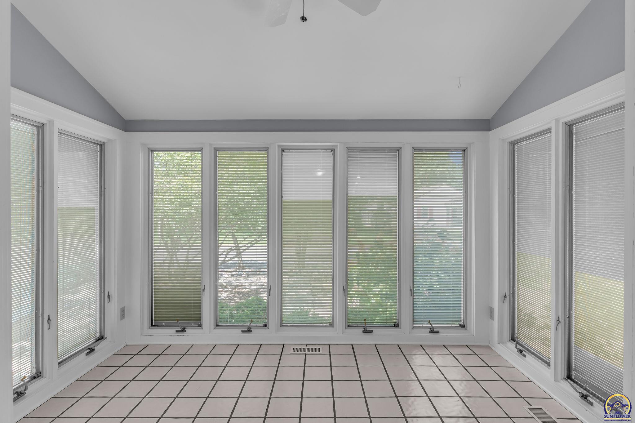 1618 Southwest High Avenue Topeka, KS 66604 - Photo 22 of 40