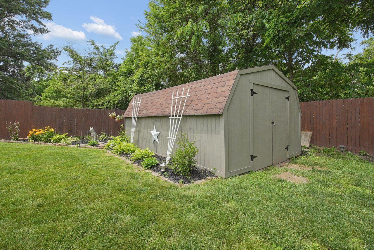214 Greenbrier Road Sunbury, OH 43074 - Photo 35 of 39