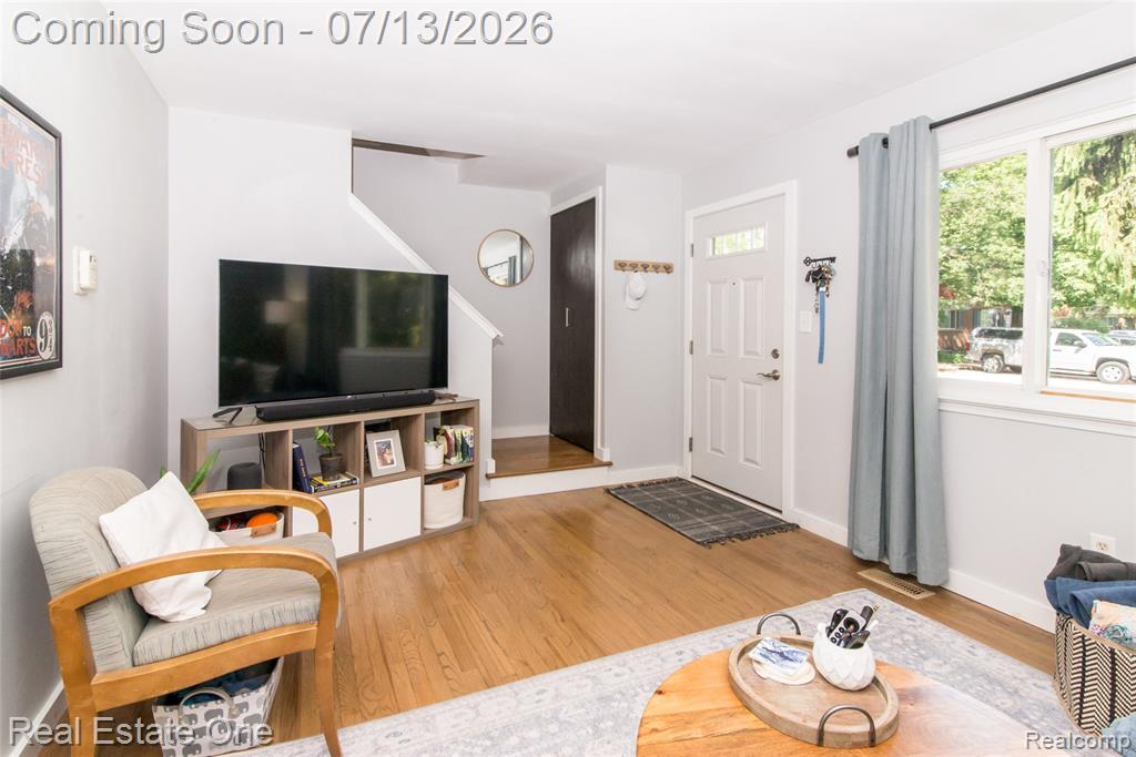 3323 Williamsburg Road Ann Arbor, MI 48108 - Photo 5 of 29