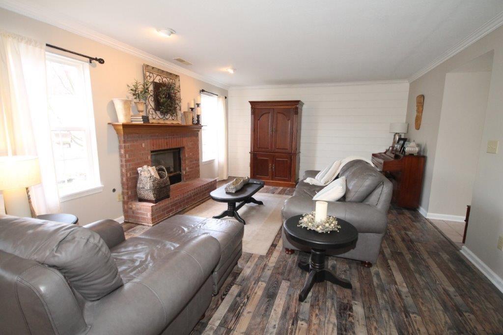 6143 East Meadow Ridge Road Columbus, IN 47203 - Photo 11 of 46 Gallery Image 11