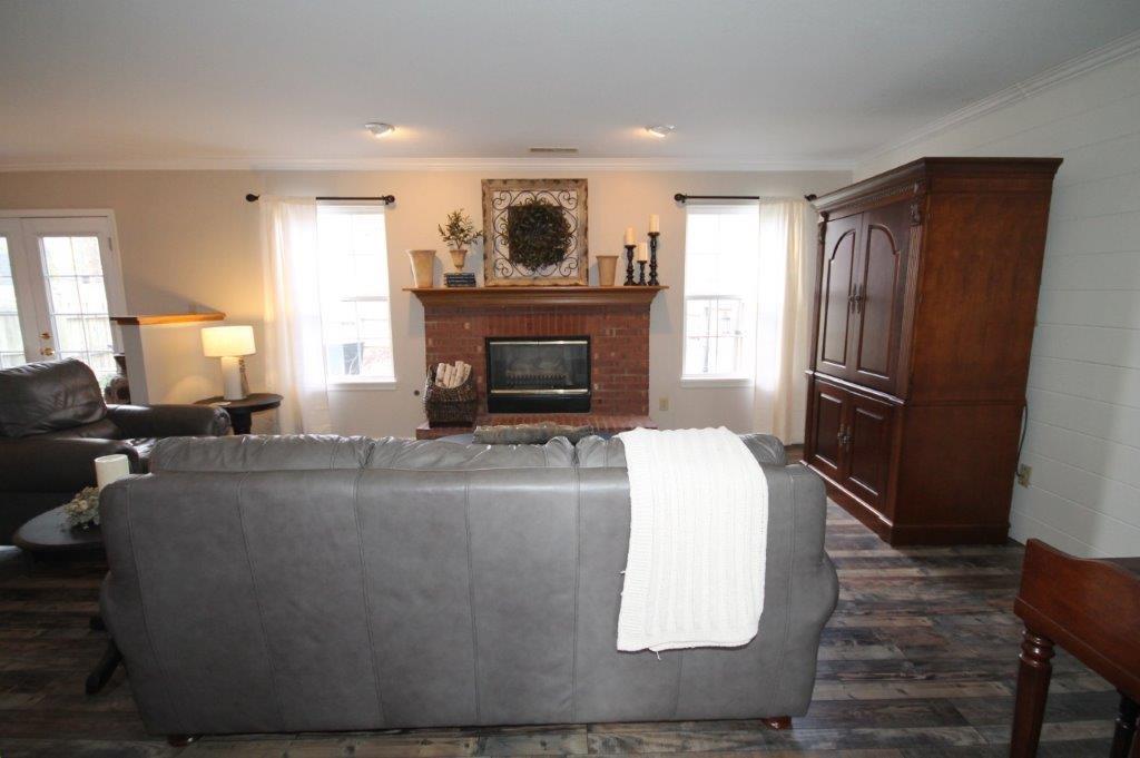6143 East Meadow Ridge Road Columbus, IN 47203 - Photo 13 of 46 Gallery Image 13