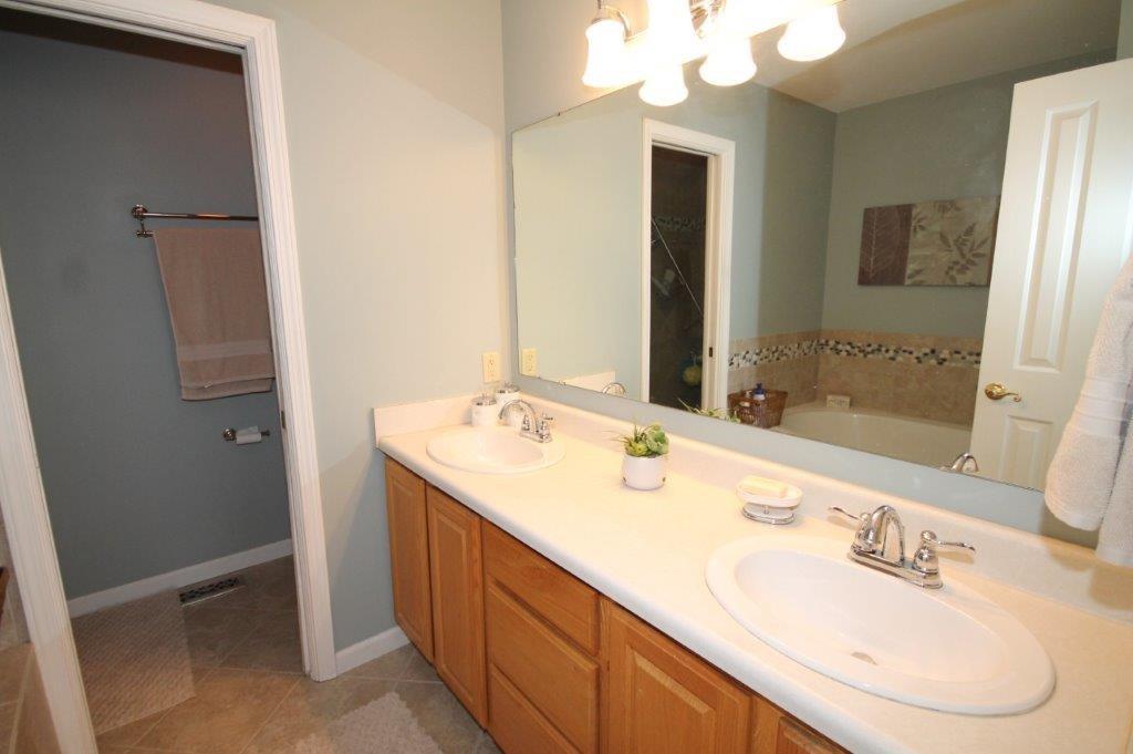 6143 East Meadow Ridge Road Columbus, IN 47203 - Photo 32 of 46 Gallery Image 32