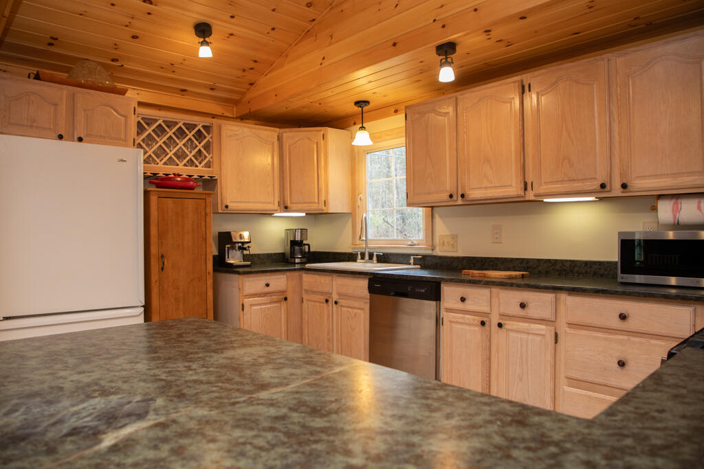 1001 Highland Road Keeseville, NY 12944 - Photo 22 of 79 Kitchen