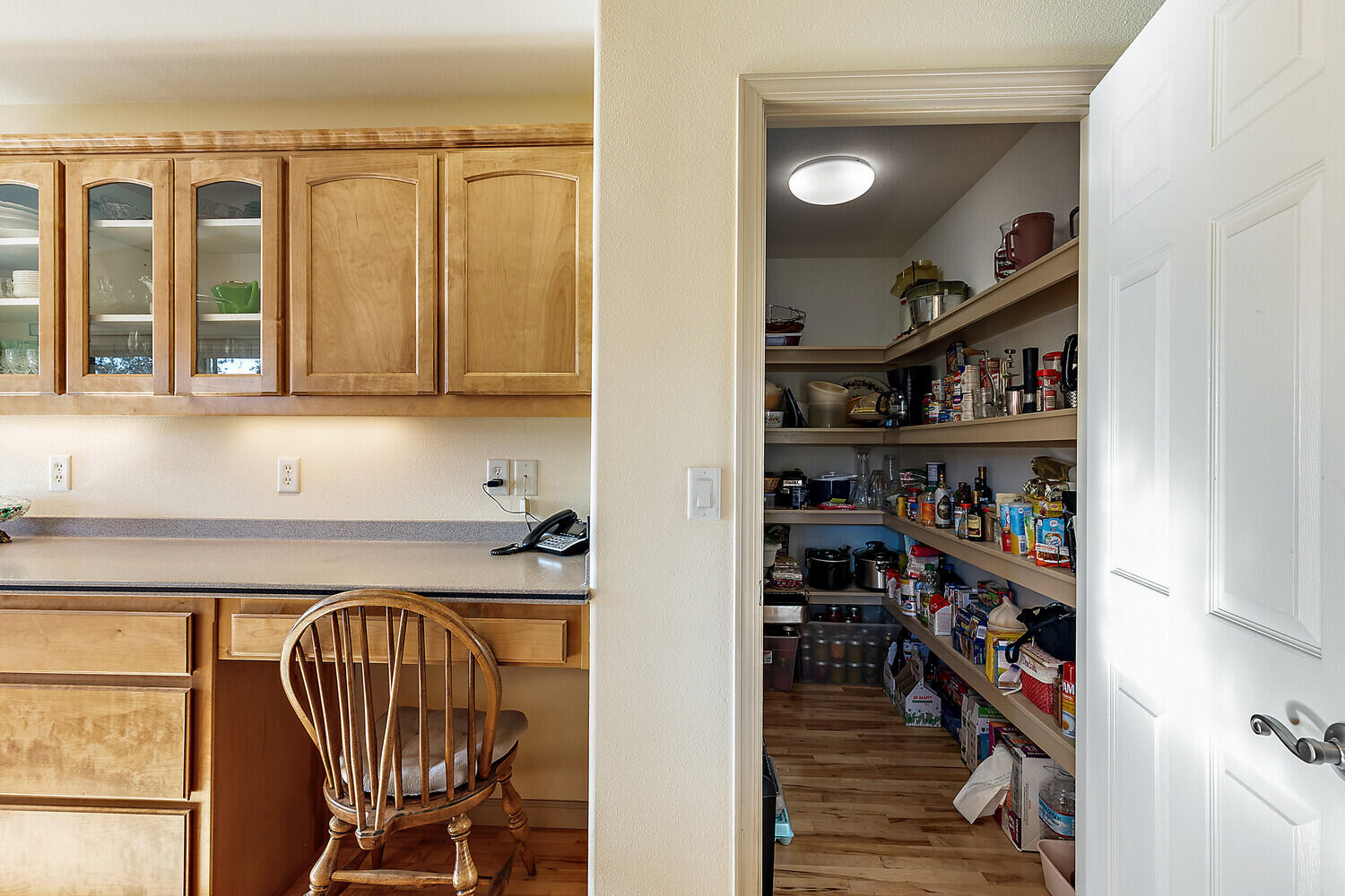 726 Busch Road Trail, OR 97541 - Photo 19 of 71 Pantry