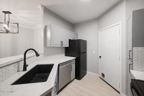 $285,000 | 1411 East Orangewood Avenue, Unit 117, Phoenix, AZ 85020