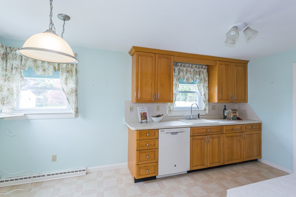 9 Butterworth Road Beverly, MA 01915 - Photo 10 of 22 Gallery Image 10