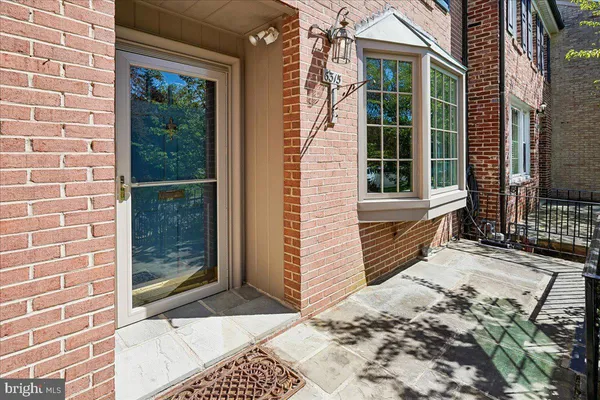 $835,000 | 6315 Olde Towne Court, Alexandria, VA 22307