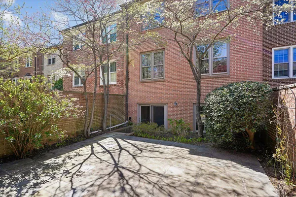 $835,000 | 6315 Olde Towne Court, Alexandria, VA 22307