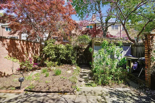 $835,000 | 6315 Olde Towne Court, Alexandria, VA 22307