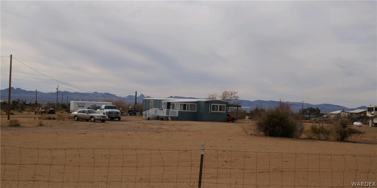 307 South Hope Road Golden Valley, AZ 86413 - Photo 14 of 40