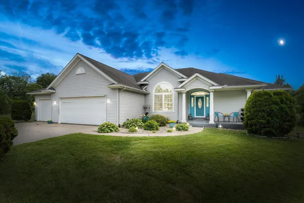 $1,500,000 | 17883 Paradise Lake Road, Vandalia, MI 49095