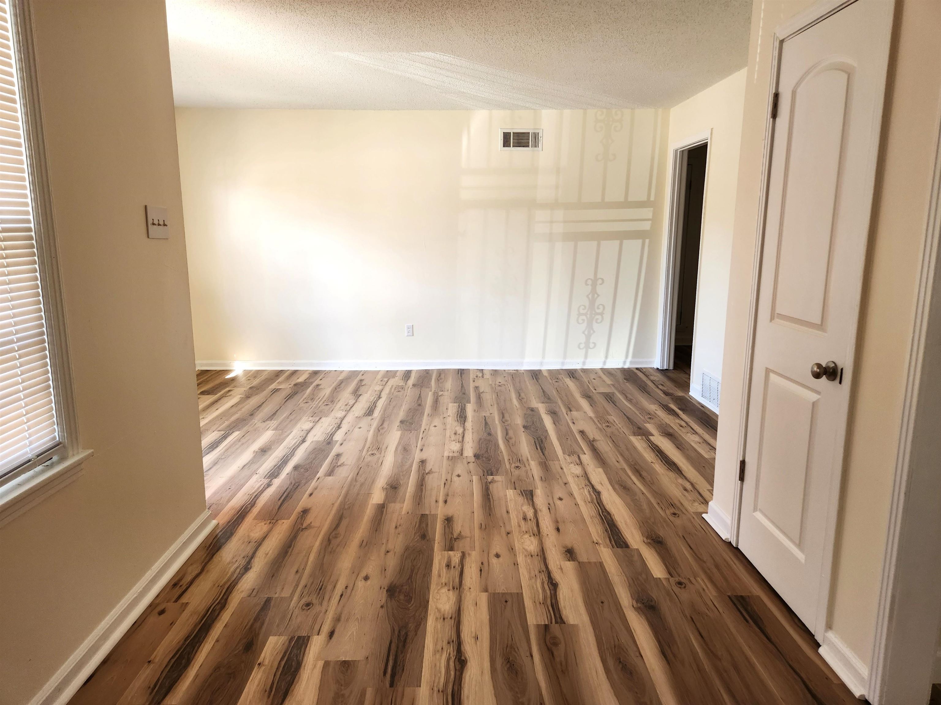 3532 Steele Street Memphis, TN 38127 - Photo 4 of 12 Spacious great room