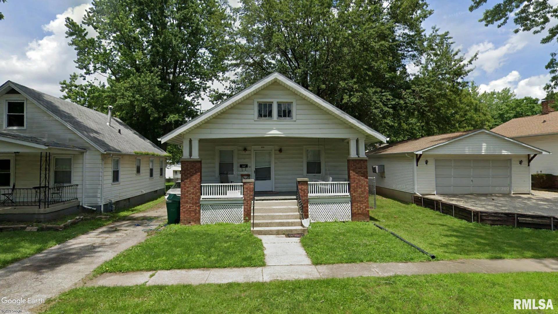 629 East Ridgely Avenue Springfield, IL 62702 - Photo 1 of 1