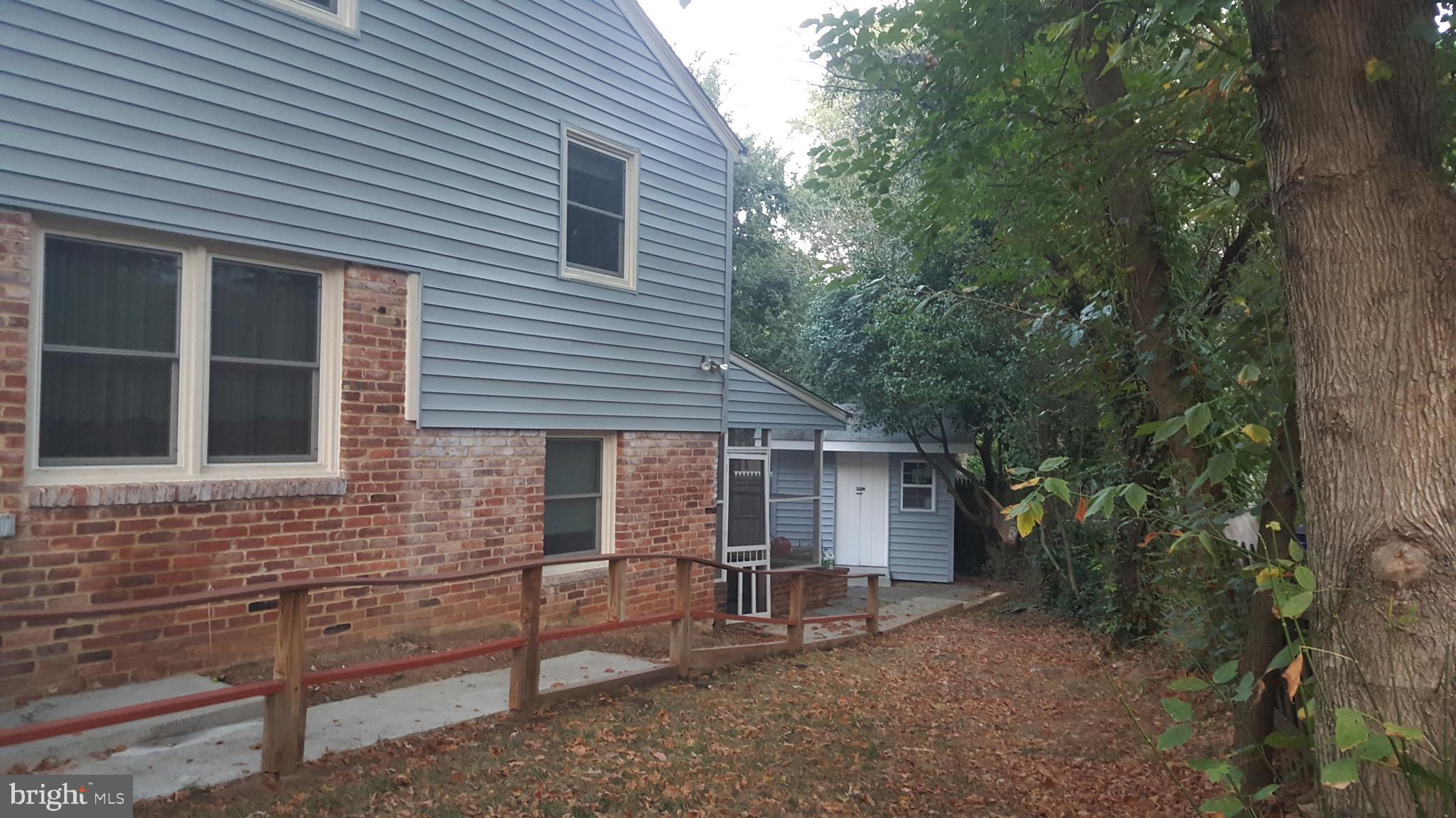 6216 Stoneham Road Bethesda, MD 20817 - Photo 14 of 41 New siding - pic2