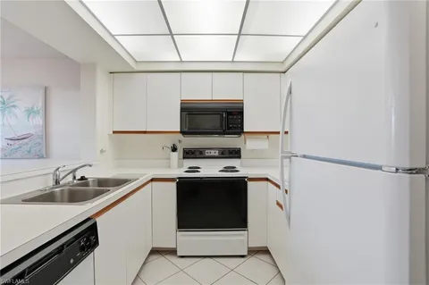 $220,000 | 141 Wading Bird Circle, Unit G102, Naples, FL 34110