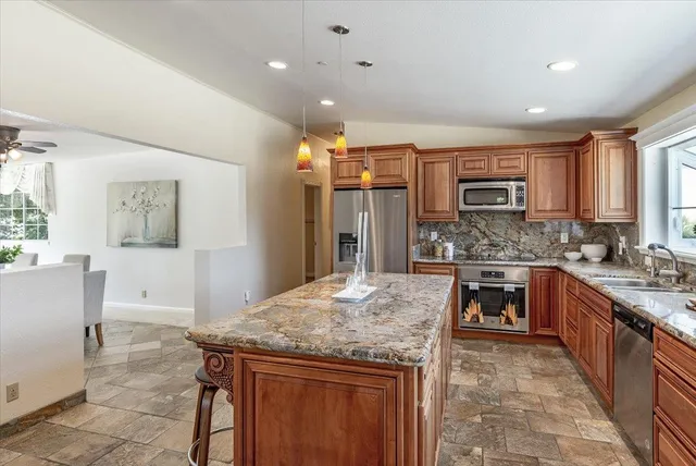 $1,900,000 | 22187 Old Santa Cruz Highway, Los Gatos, CA 95033