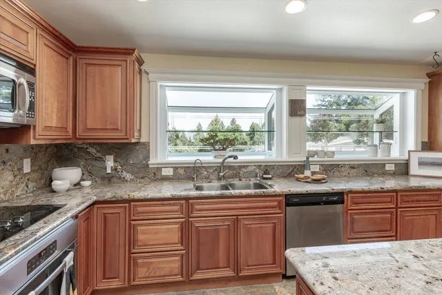 $1,900,000 | 22187 Old Santa Cruz Highway, Los Gatos, CA 95033