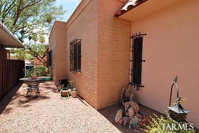 976 South Pantano Road Tucson, AZ 85710 - Photo 2 of 23 Gallery Image 2