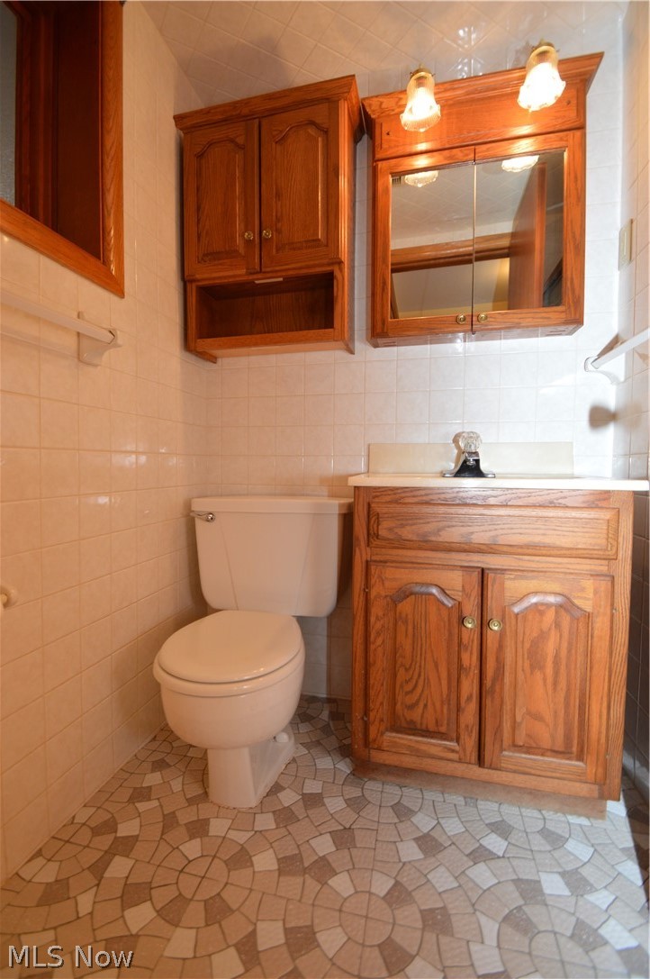 1497 Saxe Road Mogadore, OH 44260 - Photo 19 of 26 1st floor full bath