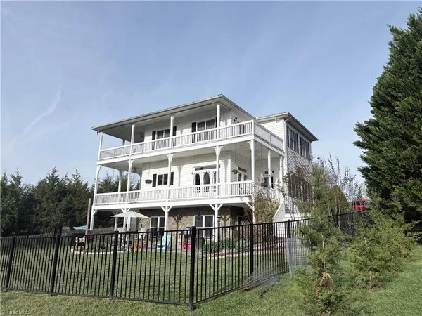 $589,900 | 170 Lake Pointe Drive, Yanceyville, NC 27379