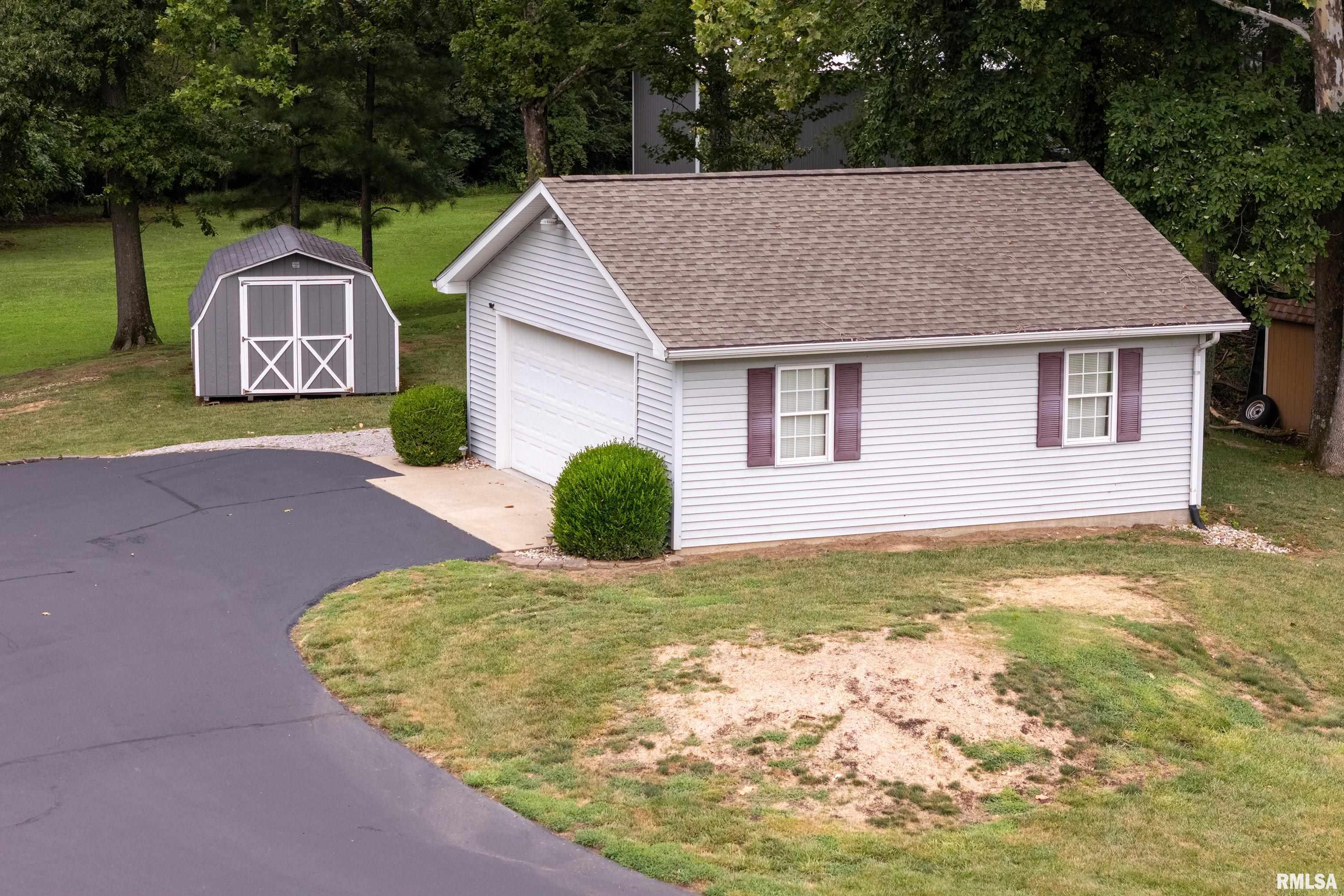 2000 Emily Lane Marion, IL 62959 - Photo 40 of 54