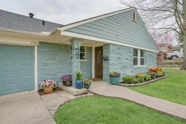 $330,000 | 5305 Morley Avenue, Fort Worth, TX 76133