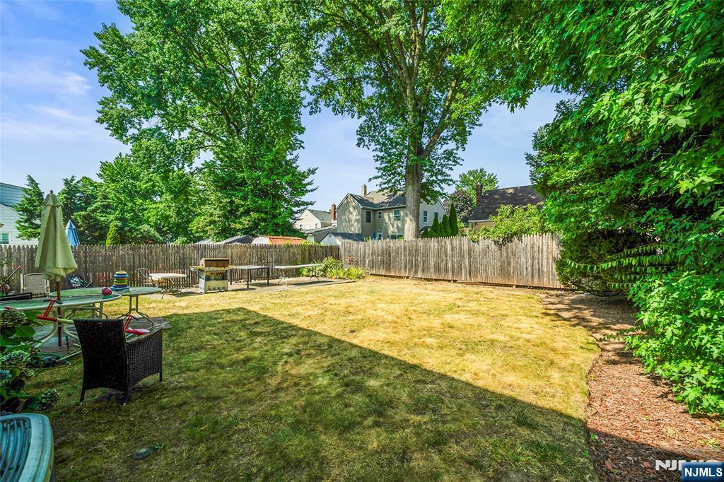 448 Sutton Avenue Hackensack, NJ 07601 - Photo 8 of 23
