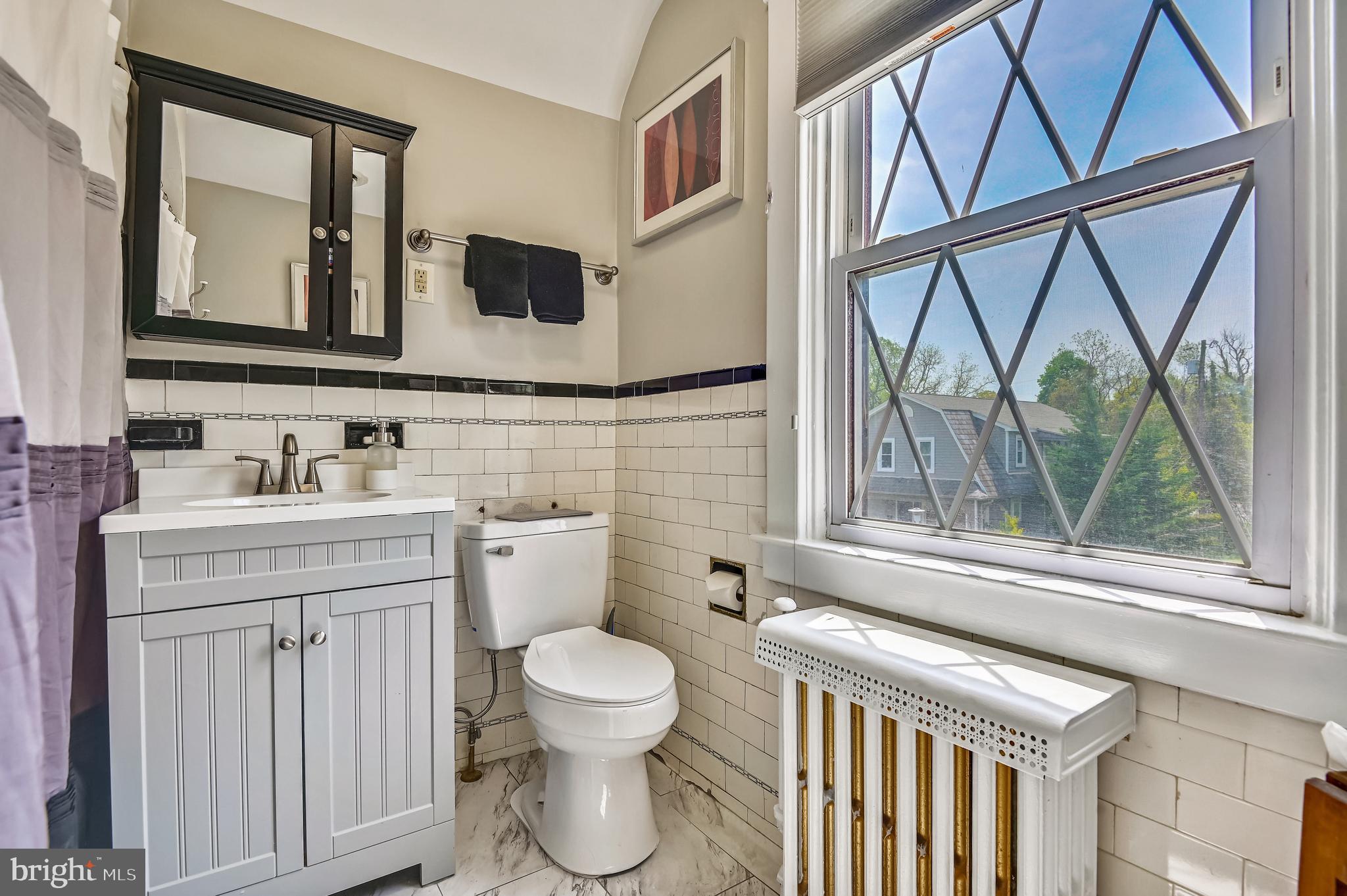 511 Kingston Road Baltimore, MD 21229 - Photo 24 of 45 UPPER FULL BATH