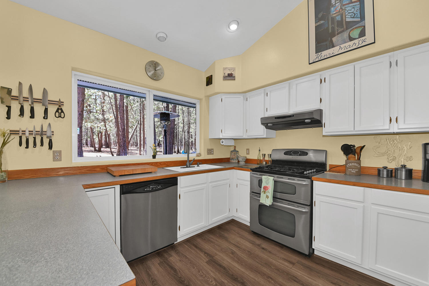 60065 Agate Road Bend, OR 97702 - Photo 9 of 40 60065 Agate Rd