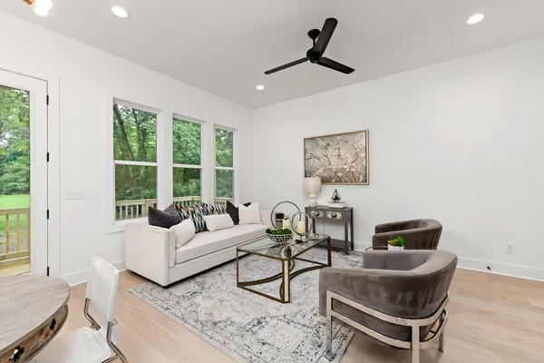 $2,400 | 212 B Jennings Avenue, Lebanon, TN 37087