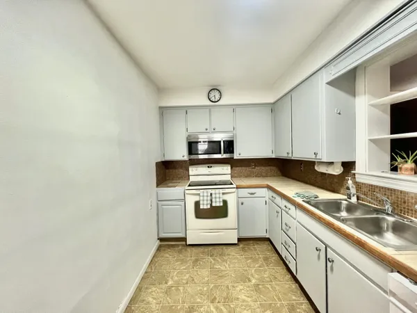 $224,900 | 95 South West Street, Hillsdale, MI 49242